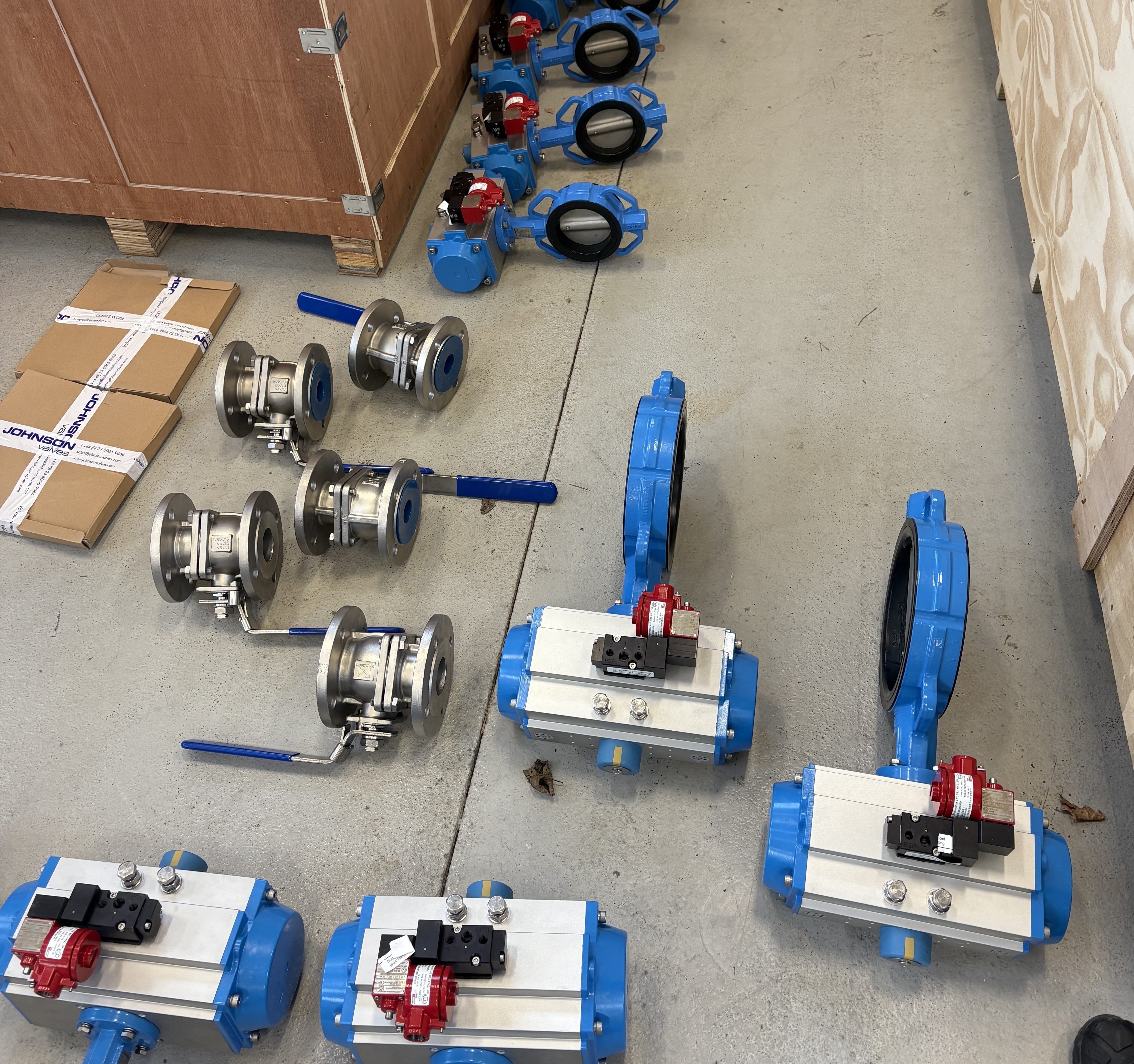 Delivery of deluge valves