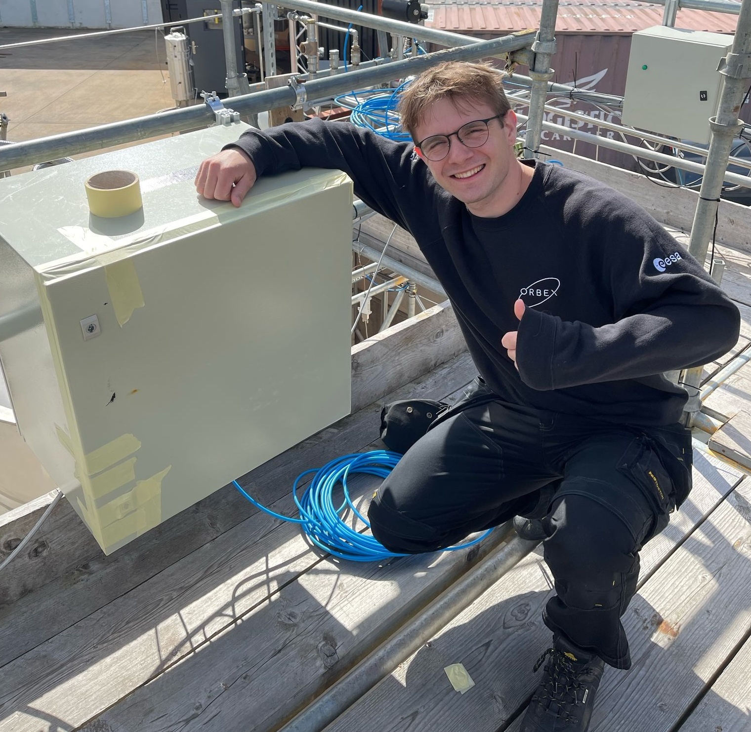 Removing a wasp nest on site using GN2