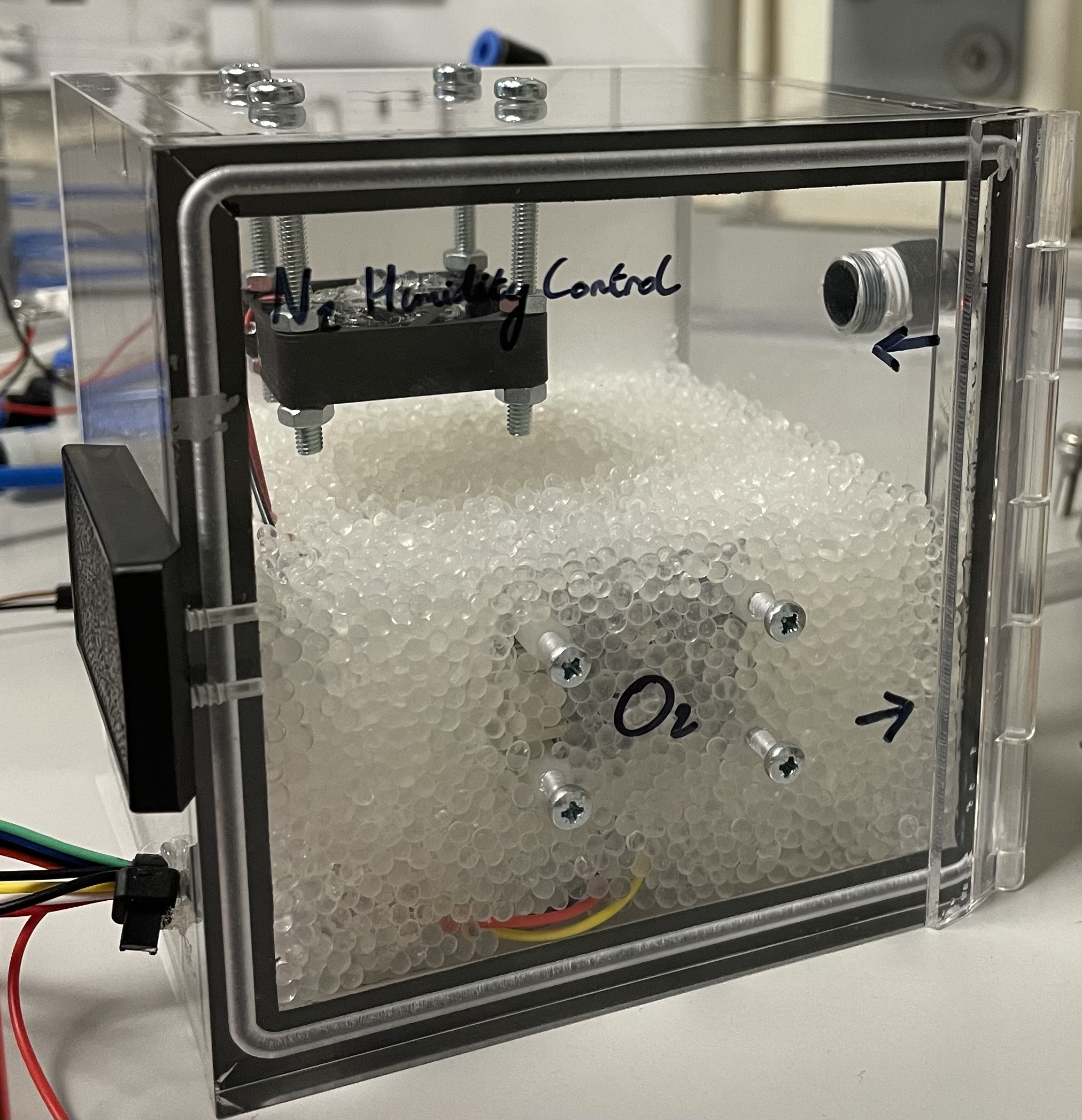 Test chamber filled with desiccant for humidity sensor calibration